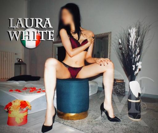 Laura White 6