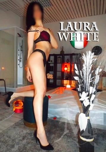 Laura White 4