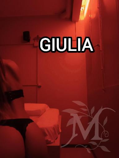 Giulia Italiana Giovane e Sensuale 6